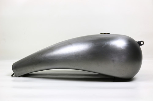 harley breakout stretched gas tank