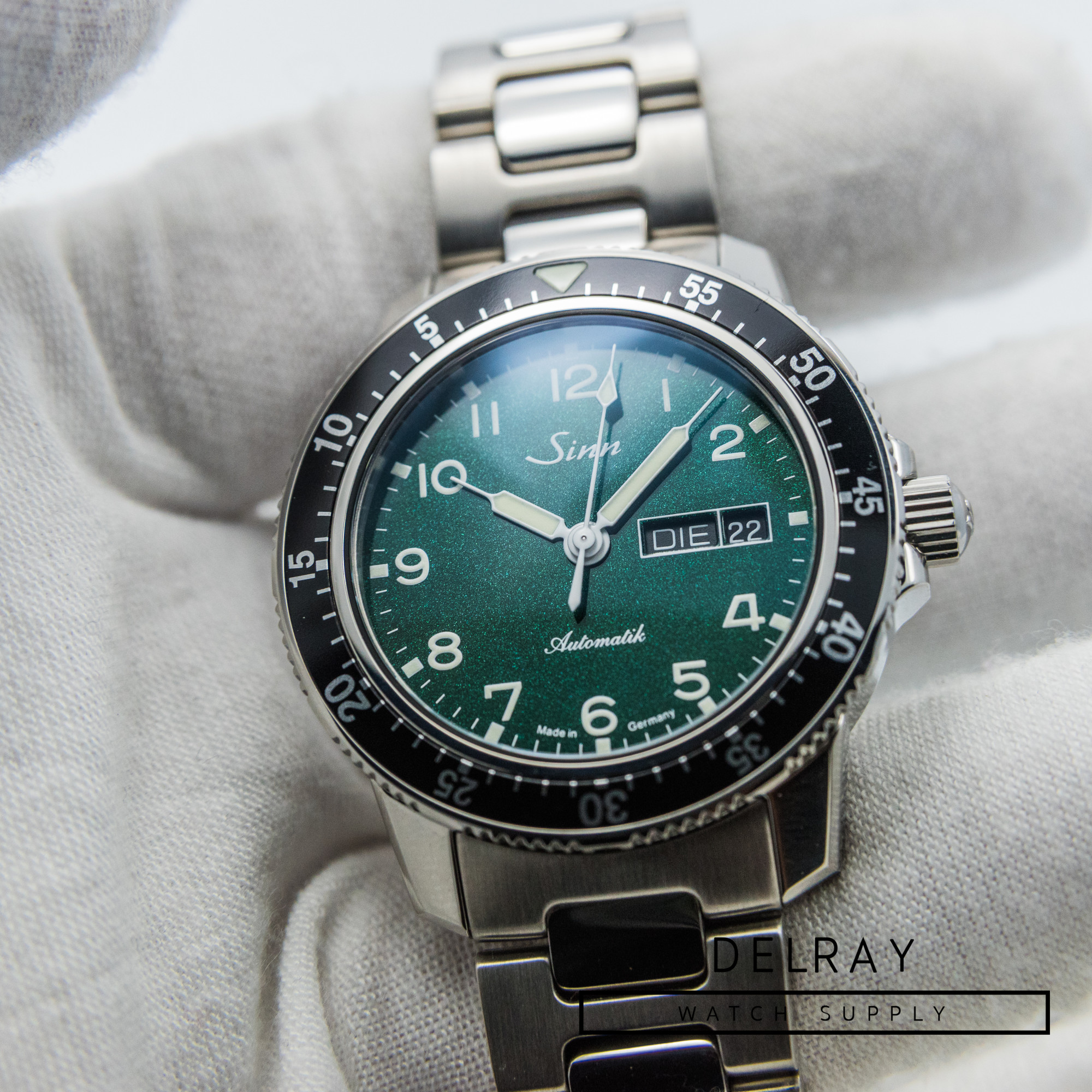 Sinn 104 Classic Pilot Watch Green Dial *UNWORN 2019* *Limited Edition*