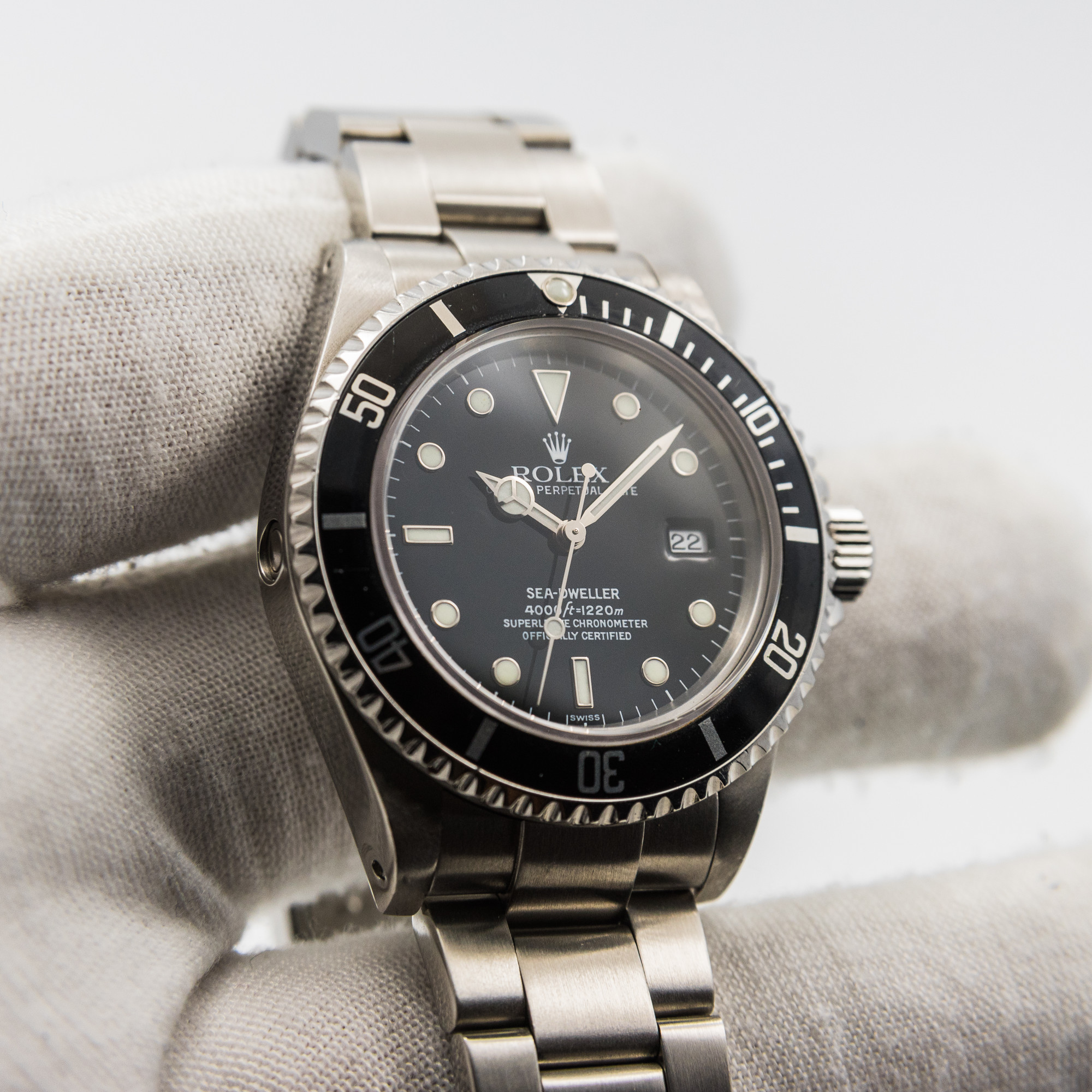 Rolex Sea-Dweller 16600 *Box and Papers*