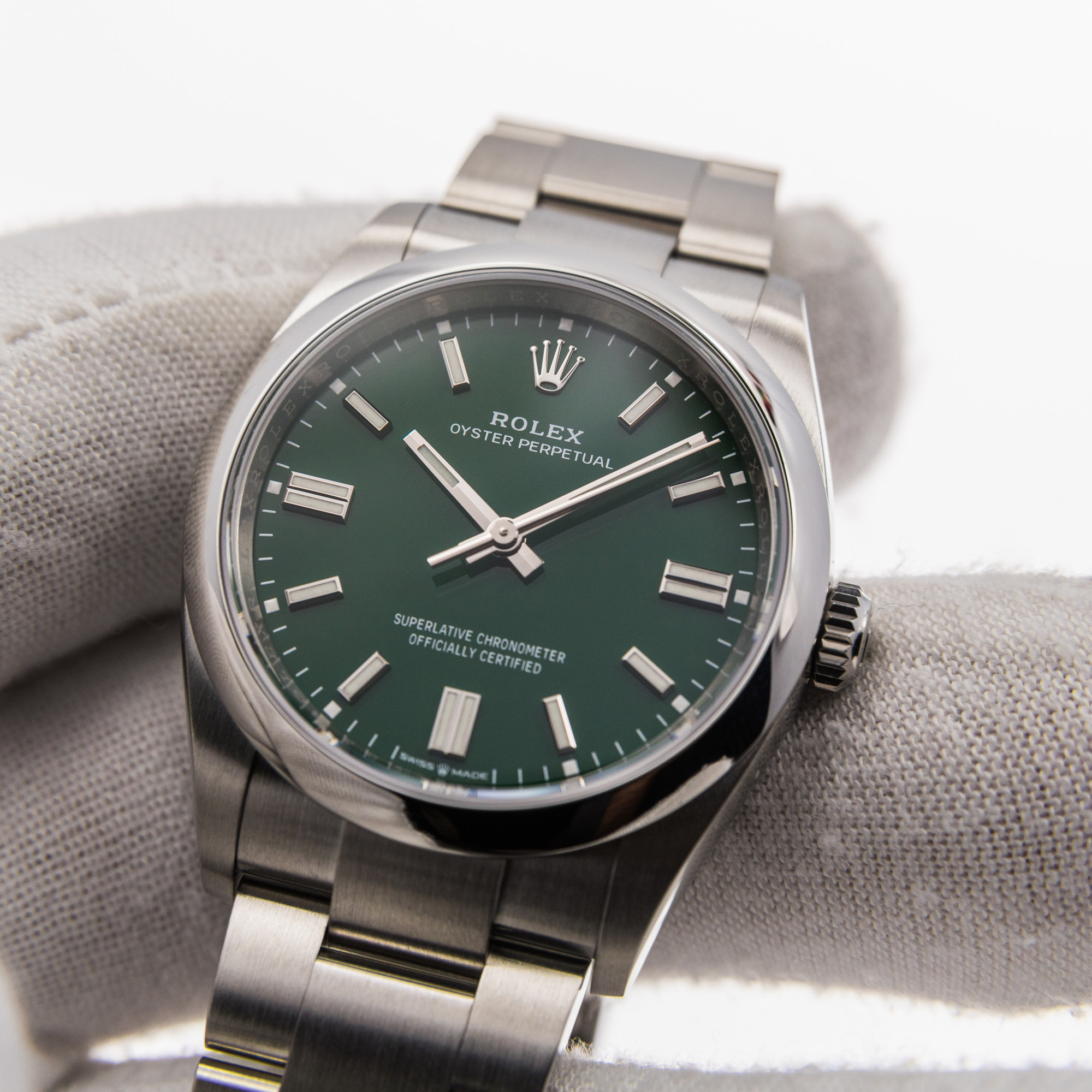 Rolex Oyster Perpetual 36 126000 *UNWORN* *Green Dial*