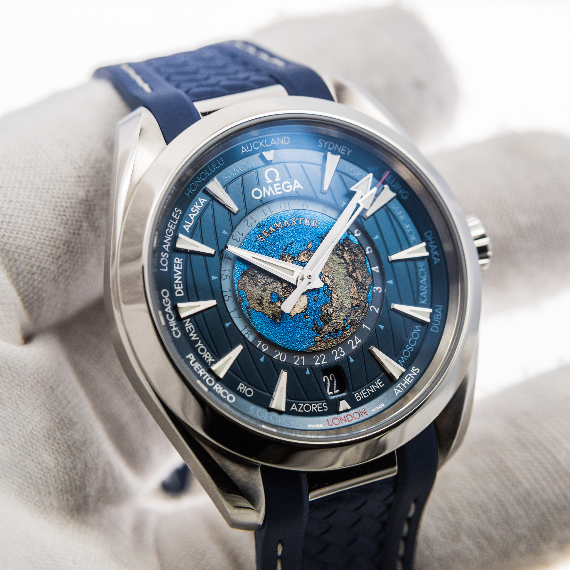 Omega Seamaster Aqua Terra Co-Axial Master Chronometer GMT Worldtimer 43mm *2020* *Blue Dial*