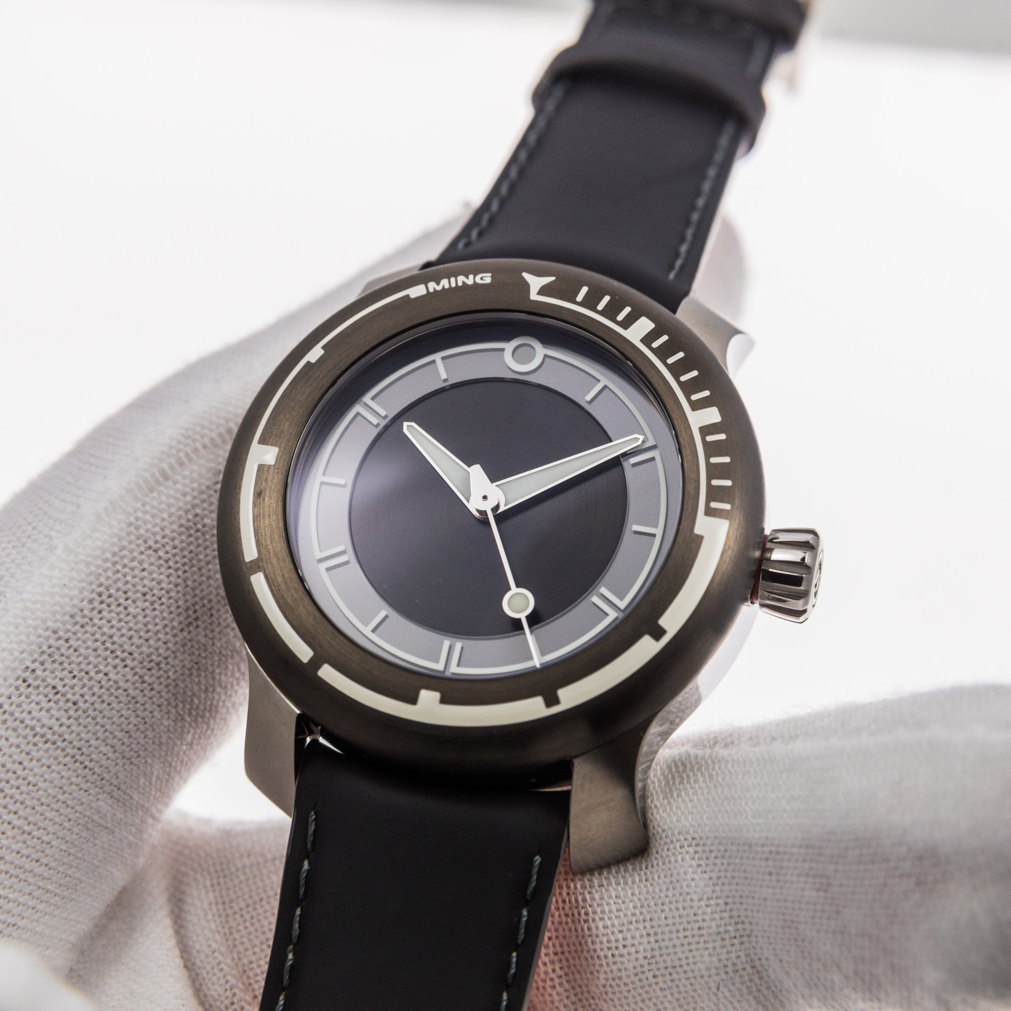 Ming 18.01 H41 Diver *Box and Papers* *UNWORN*
