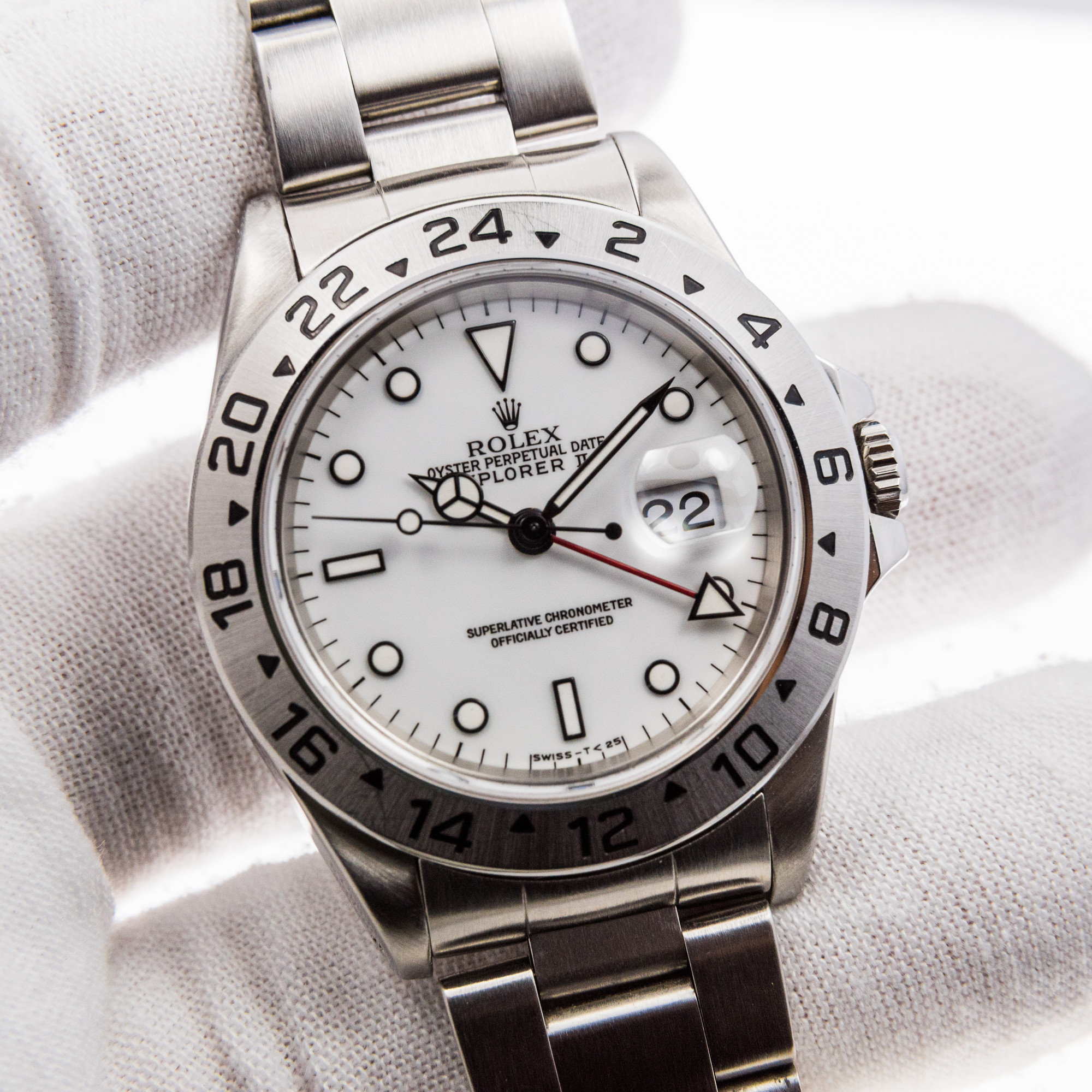 Rolex Explorer II 16570 *Polar*