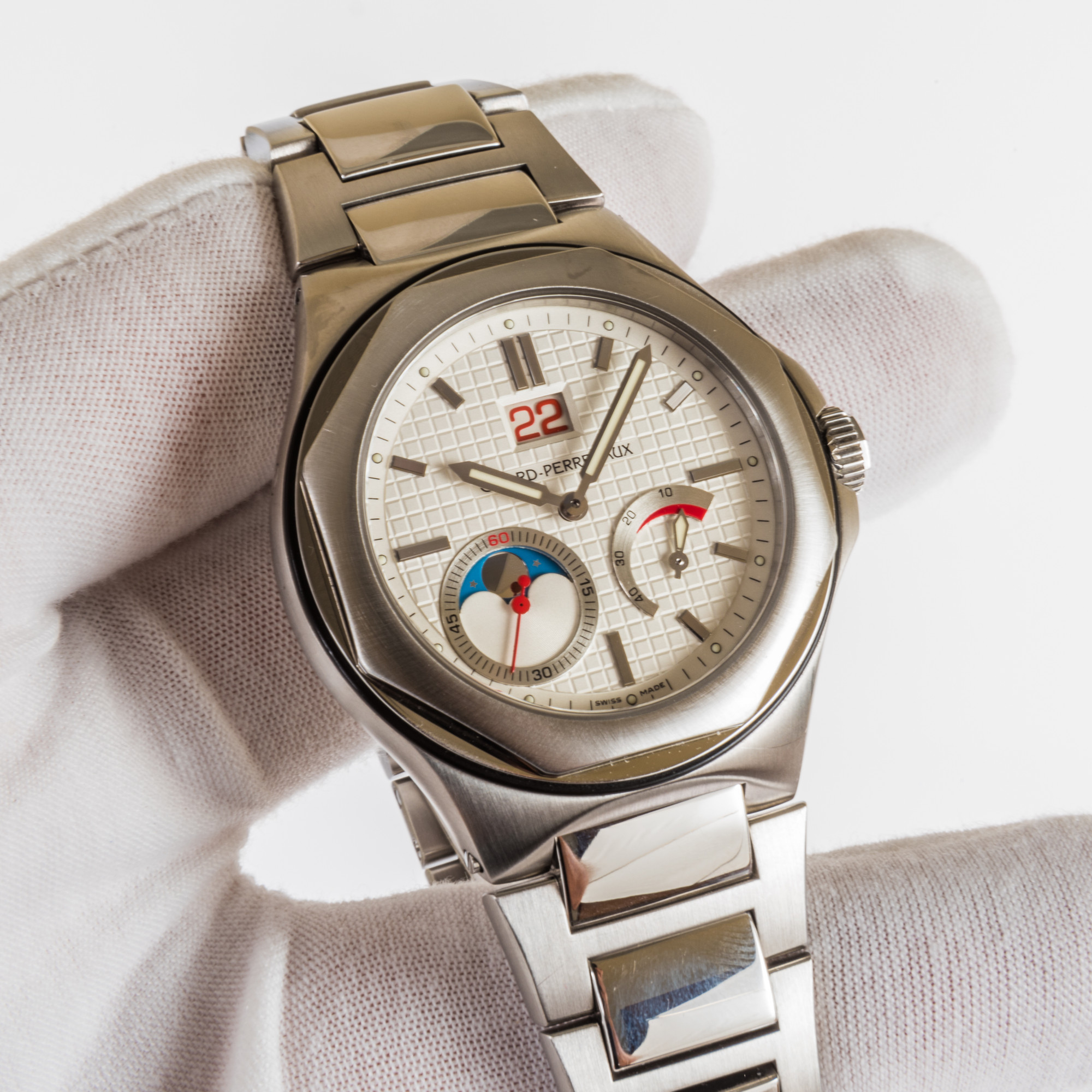 Girard-Perregaux Laureato Evo 3 80185