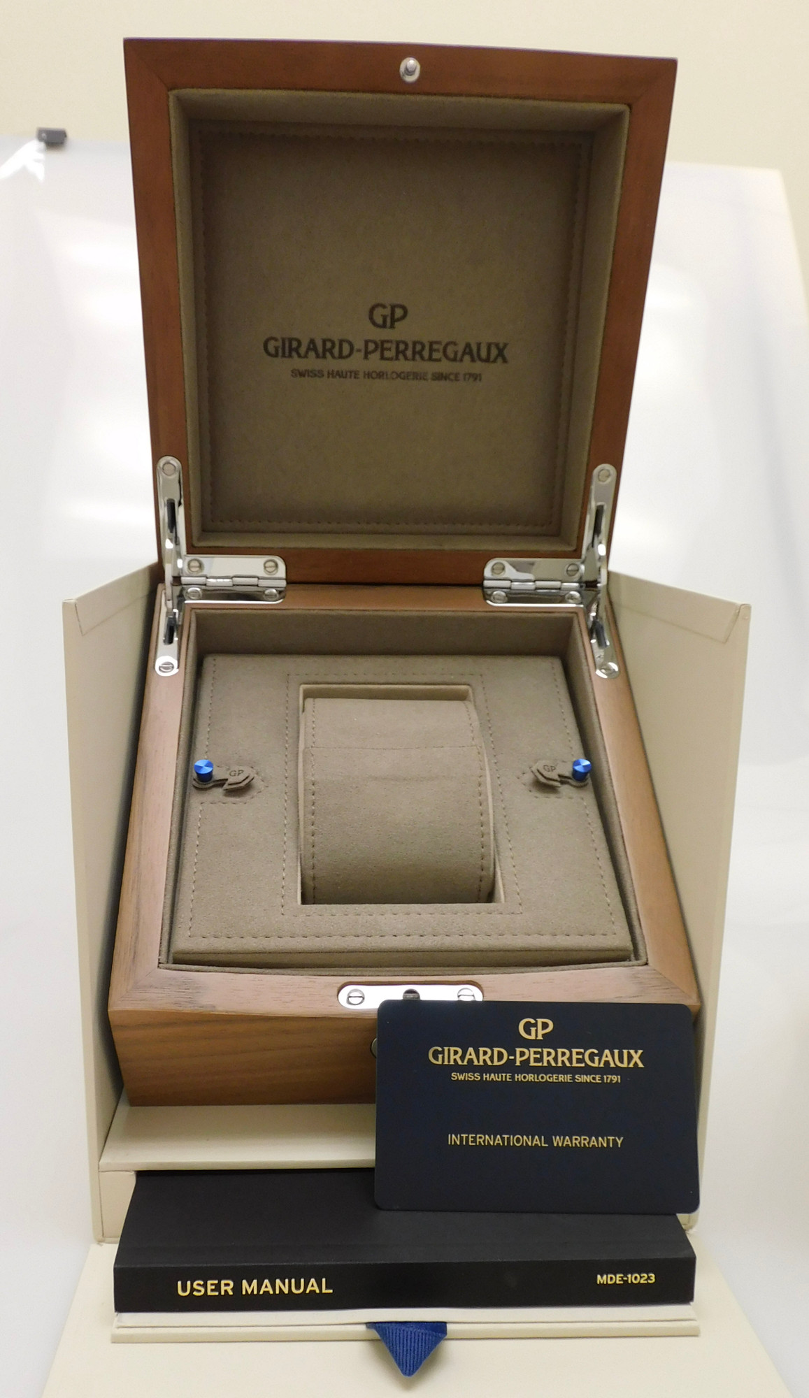 Girard-Perregaux Laureato Orange Arabic Dial *Limited Edition* * Unworn with Stickers* - Inventory 3393