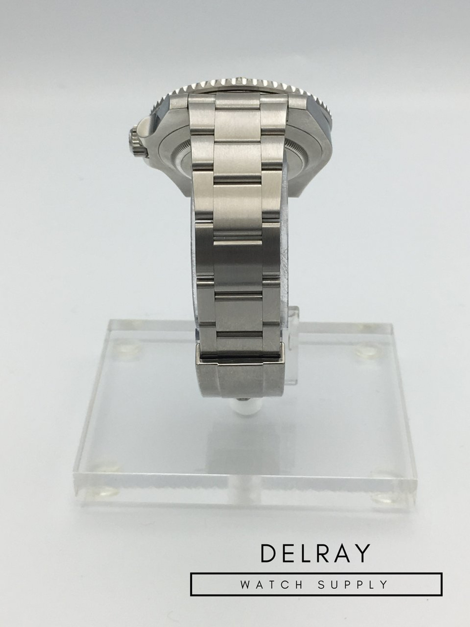 Rolex Submariner "Hulk" 116610LV 2