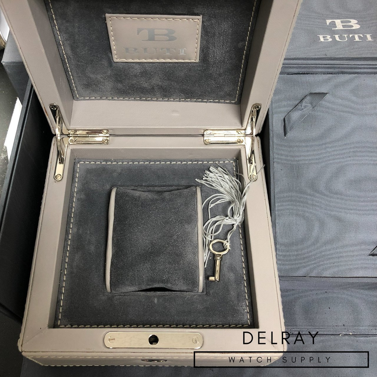 ※buti　白 ２点 TB Buti Yanick Chronograph White Dial - DelrayWatch.com