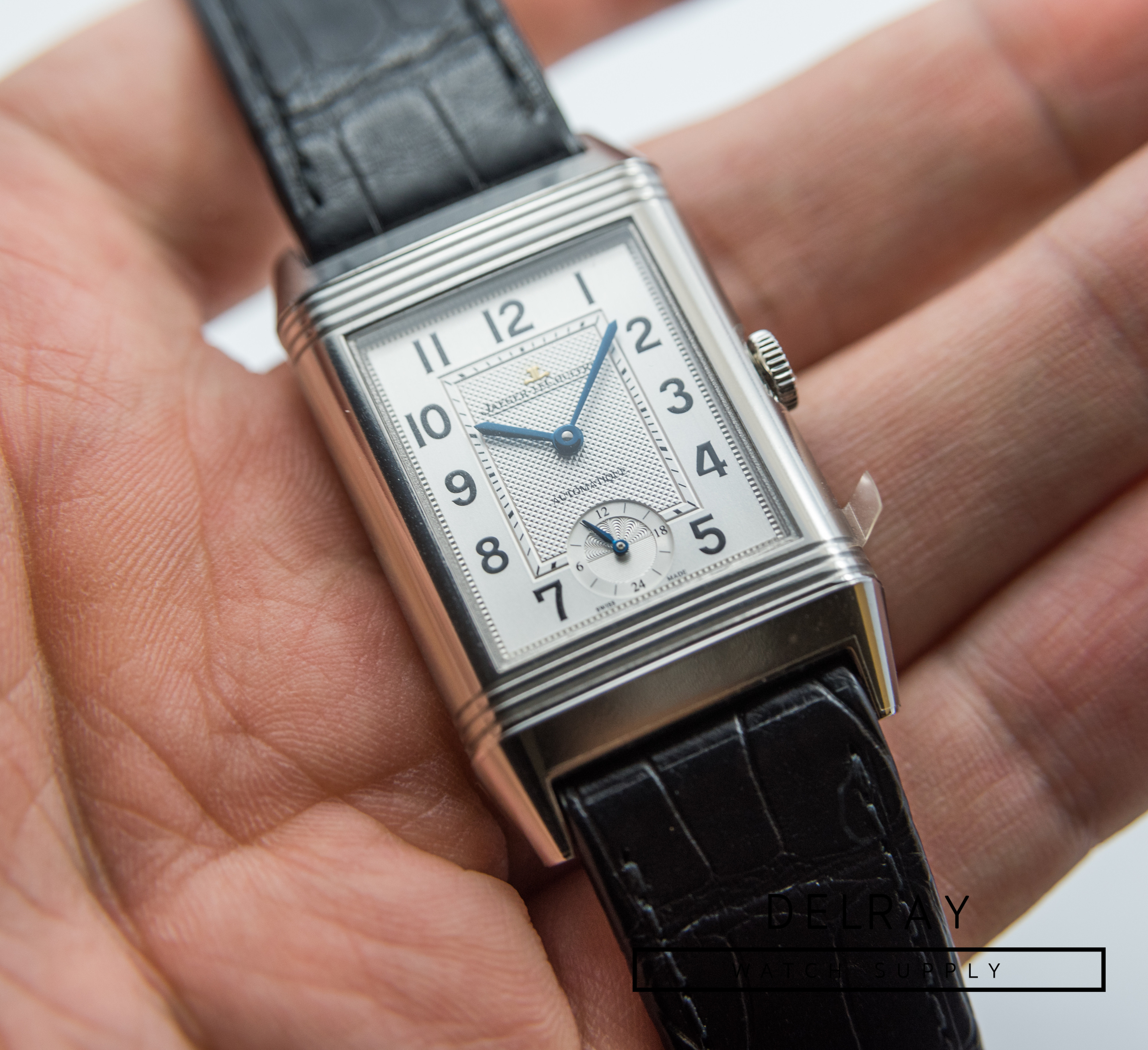 jaeger reverso day night