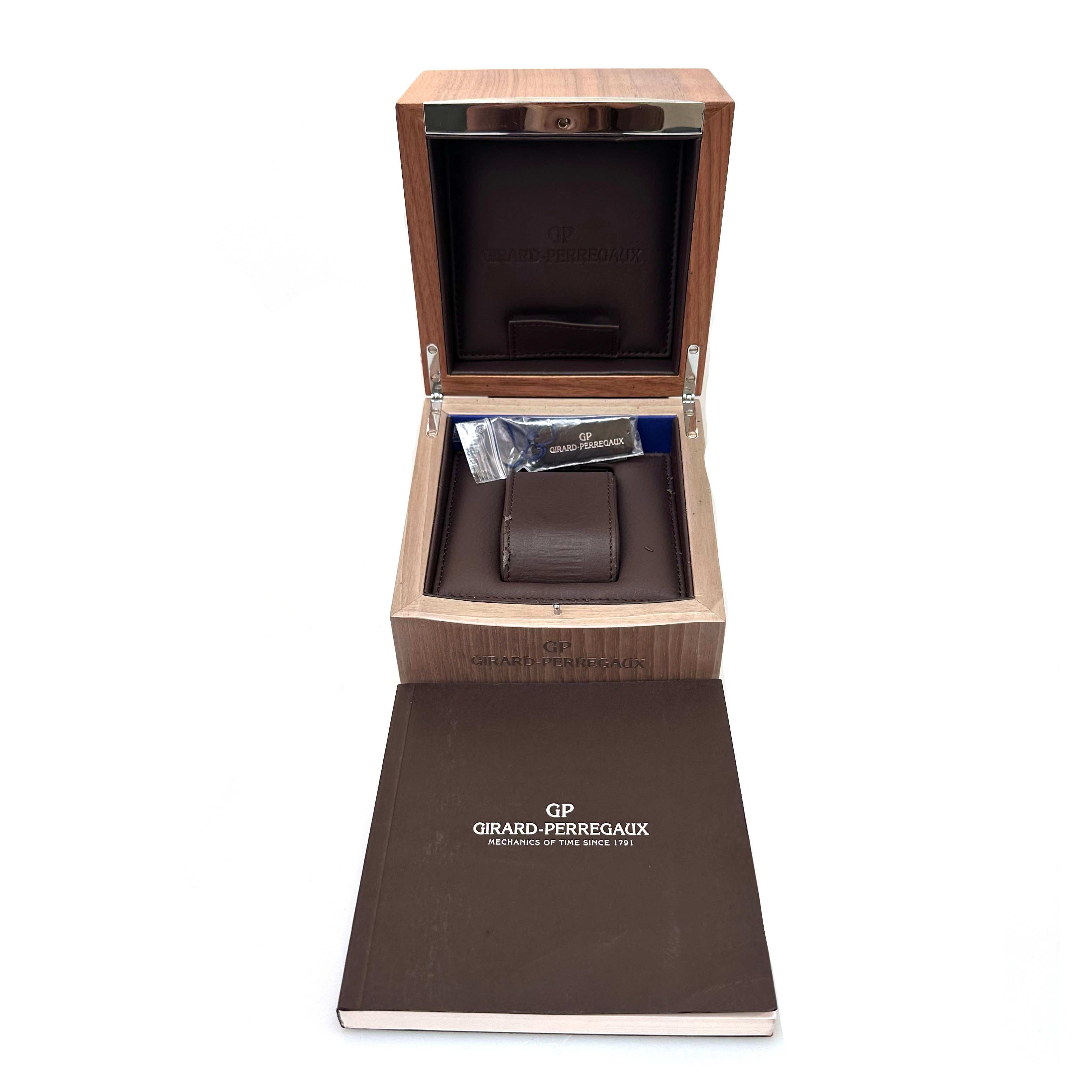 Girard-Perregaux Laureato BMW Oracle 80175 *Limited edition