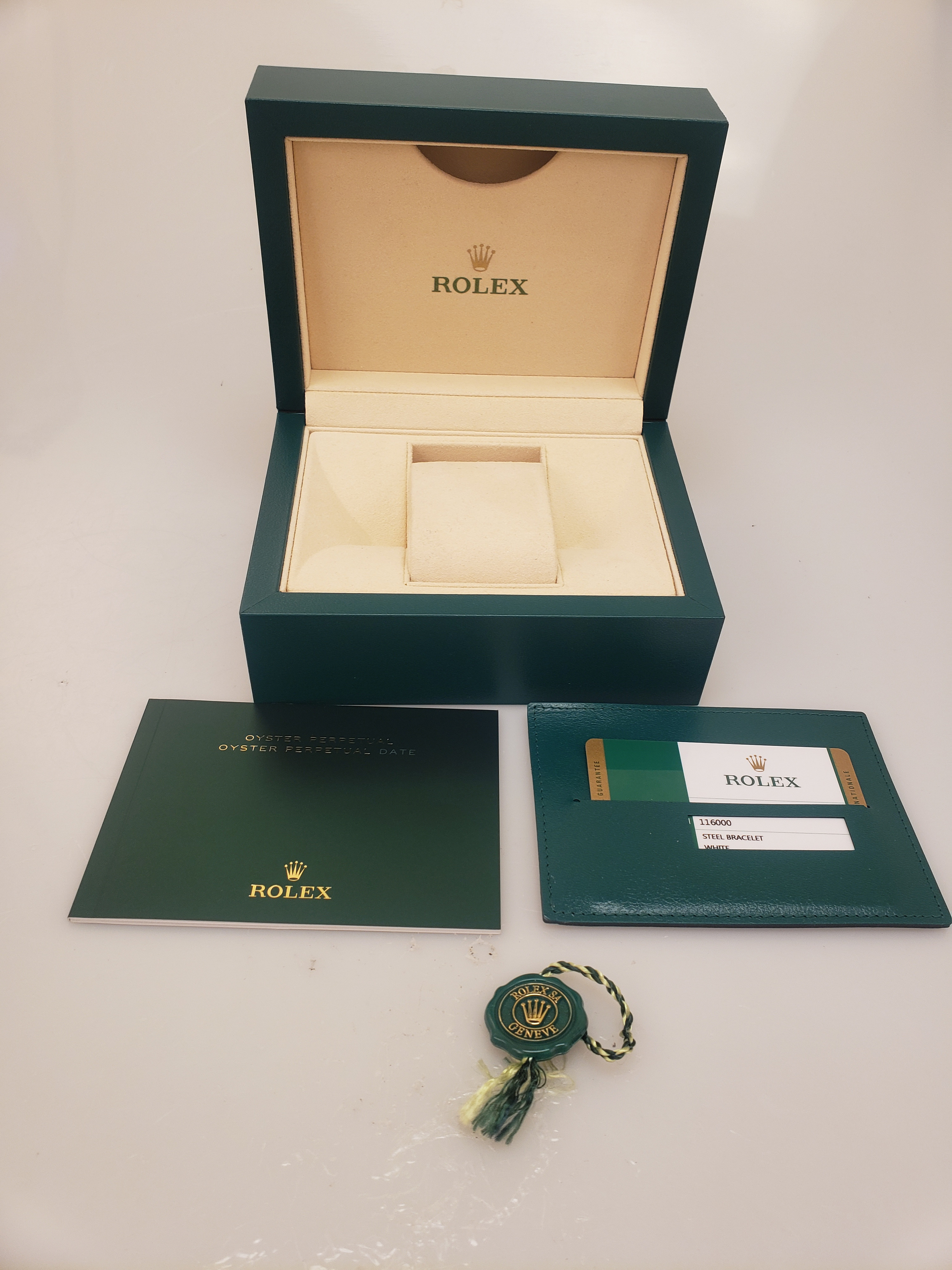 Rolex Oyster Perpetual 36 *White Dial* 116000 - Inventory 4104