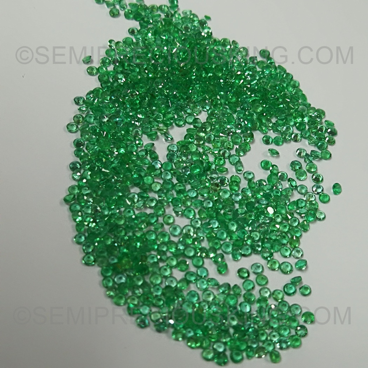 Emerald Green Round 2 mm to 5 mm Loose Gemstone