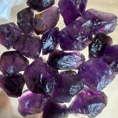 Natural Amethyst Rough 355 Carat 20 pcs Royal Purple Color Loose Uncut Gem Rocks at Semipreciousking