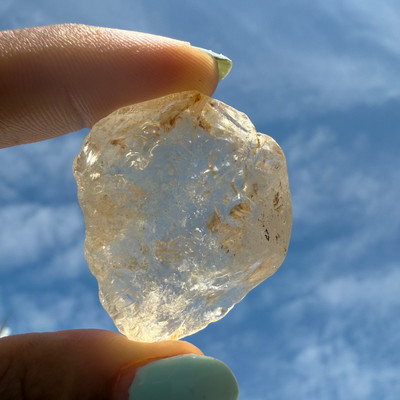 White Topaz Natural Rough VVS Clarity 180.5 Carat Earth-mined Gemstone Uncut Raw Rock