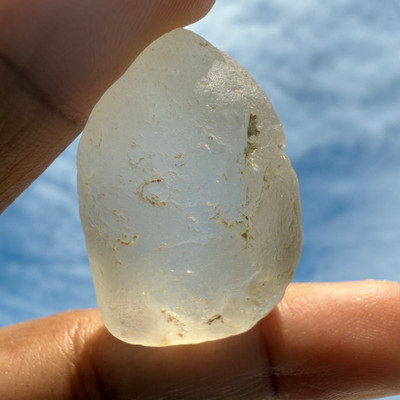 White Topaz Natural Rough VVS Clarity 108 Carat Earth-mined Gemstone Uncut Raw Rock