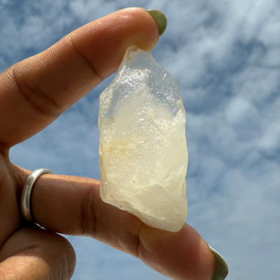 White Topaz Natural Uncut Rough VS Clarity 141.50 Carat Earth-mined Gemstone Healing Energy Raw Rock