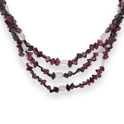 Handmade Natural 17.9 Inch Garnet Plain Fish 7x4 mm & Chalcedony Mani Gemstone Beaded Necklace
