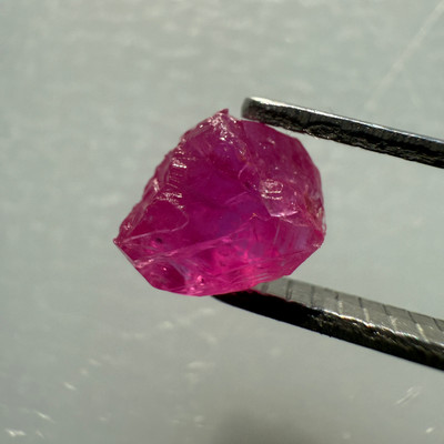 Natural Ruby Uncut Earth mined Rough Unheated 2.52 Carats Carmine Color Kenya Mines Raw Gemstone Jewelry Making