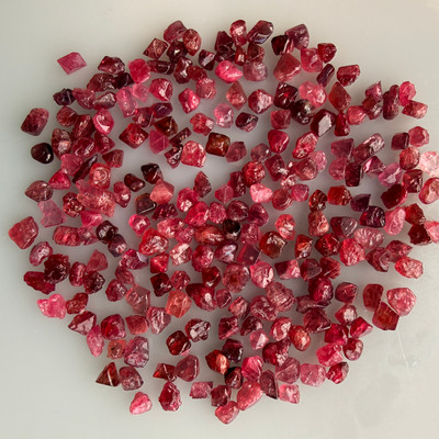 Natural Spinel Rough Uncut Gemstone 180.4 Carats Hot Pink Color VVS Clarity Jewelry Making