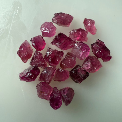 Natural Rubellite Earth mined 15.79 Cts Uncut rough 20 PC Deep Raspberry - Hot Pink Color 6-3L/4-2W mm VS Clarity Rough Gemstone