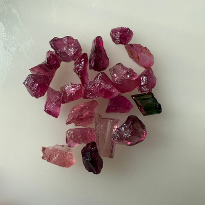 Natural Rubellite Earth mined 15.79 Cts Uncut rough 20 PC Deep Raspberry - Hot Pink Color 6-3L/4-2W mm VS Clarity Rough Gemstone
