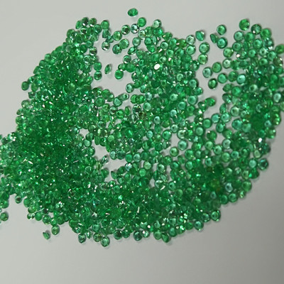 Natural Emerald 1.1mm Round Diamond Cut VVS Clarity Jolly Green Color Loose Gemstone