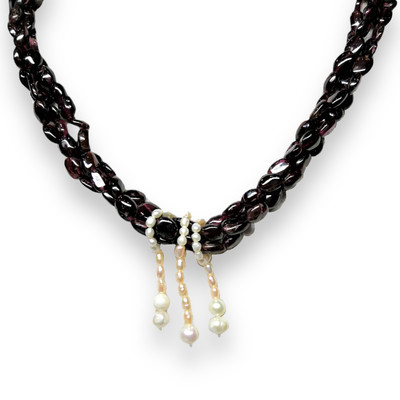 Garnet Natural Mani & Pearl Twisted Gemstone Necklace