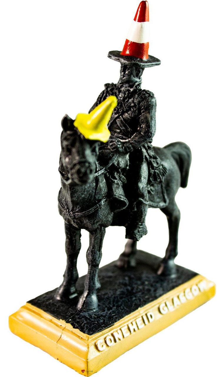 Glasgow Statue Coneheid Small Duke Of Wellington