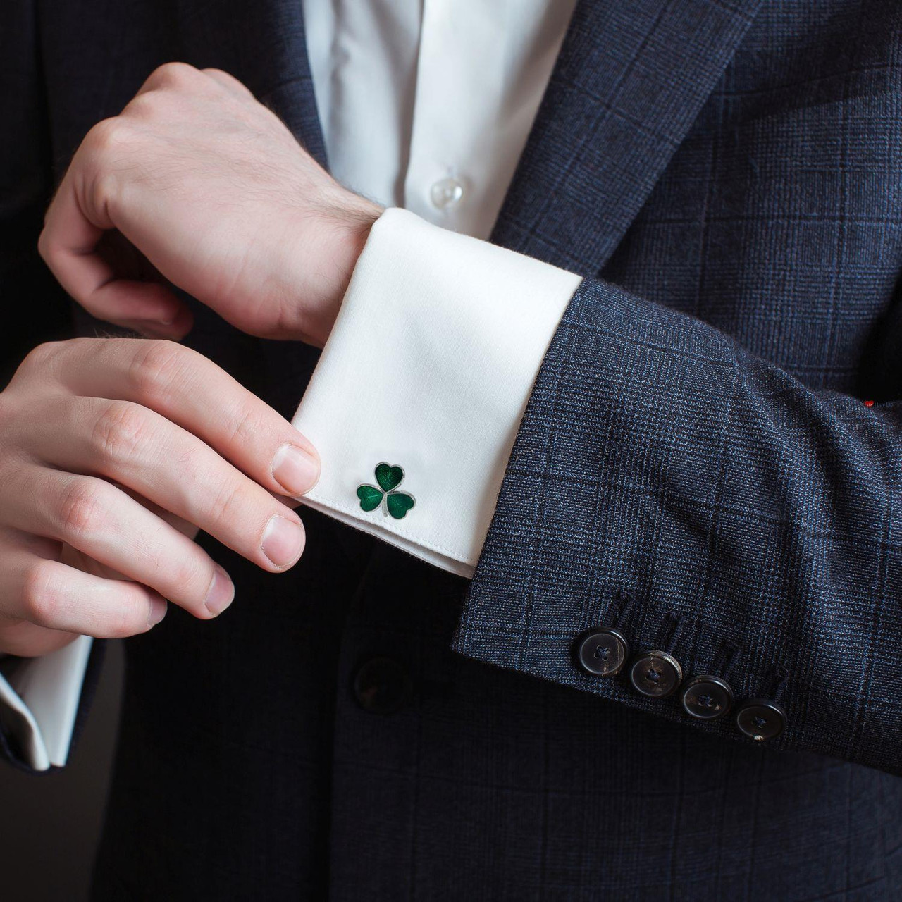 Shamrock 3 Leaf Clover Cufflinks in Enamel Green