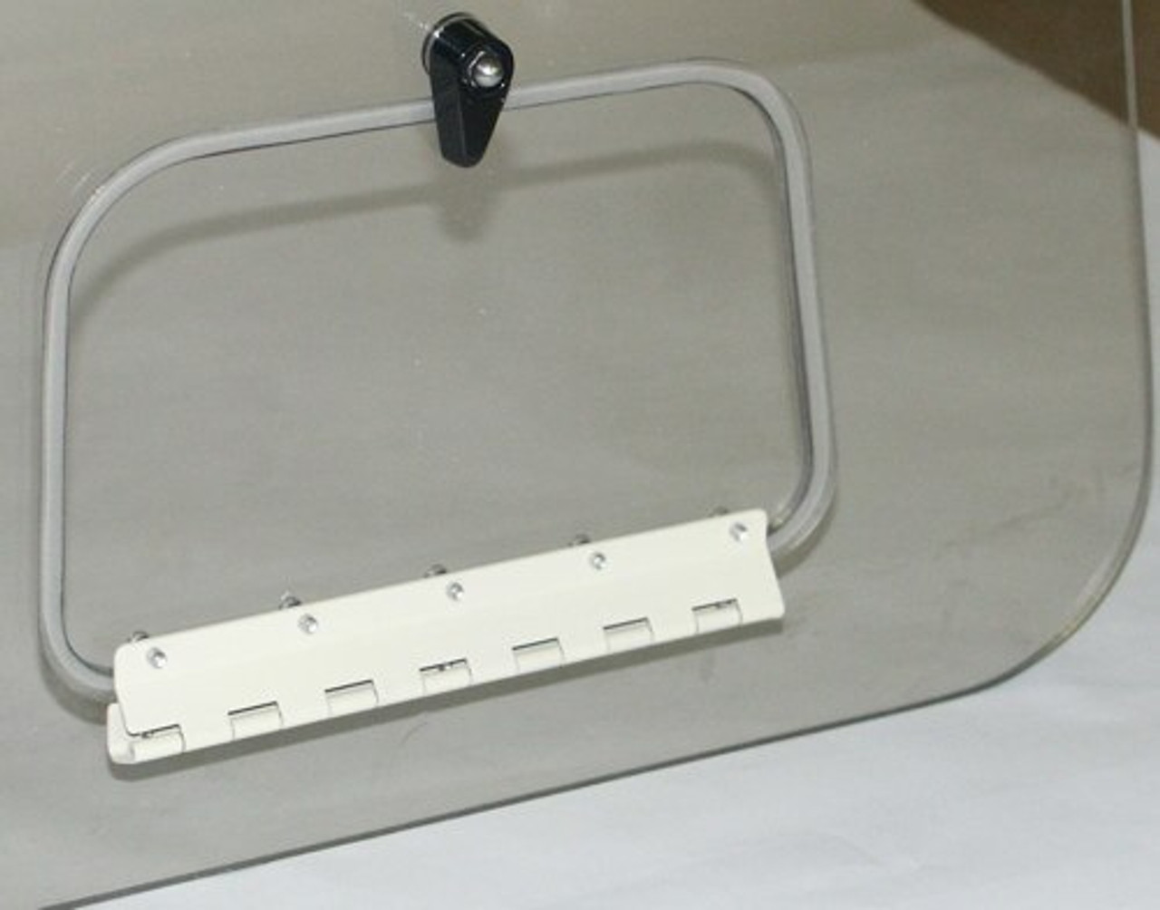 2315 - PA-23-250 Vent window assembly detail