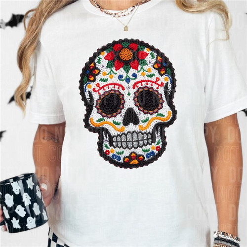 Black Skull Faux Yarn Tee/Sweatshirt
