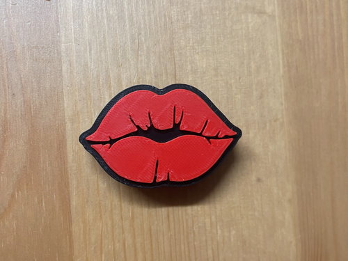 Straw Charm Lips