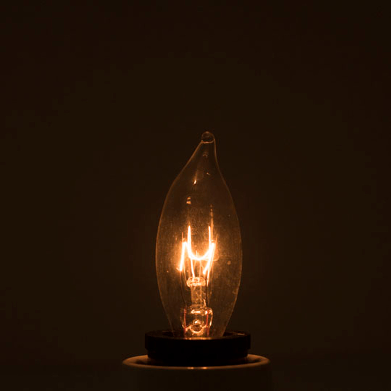 15W clear flame tip candleabra base light bulb
