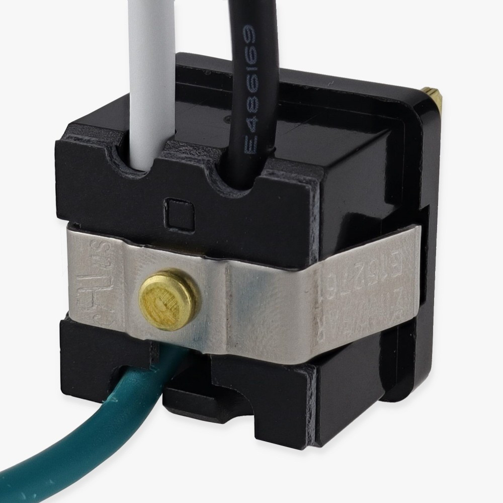 Panel mount/snap-in plug, #14-12 AWG Wire leads, 15A, Commercial, 125V