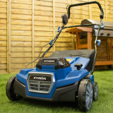 Hyundai Artificial Grass Sweeper 2x 20V (40V) 380mm Working Width, Brushless Motor, 4Ah Li-ion Batteries | HY2197