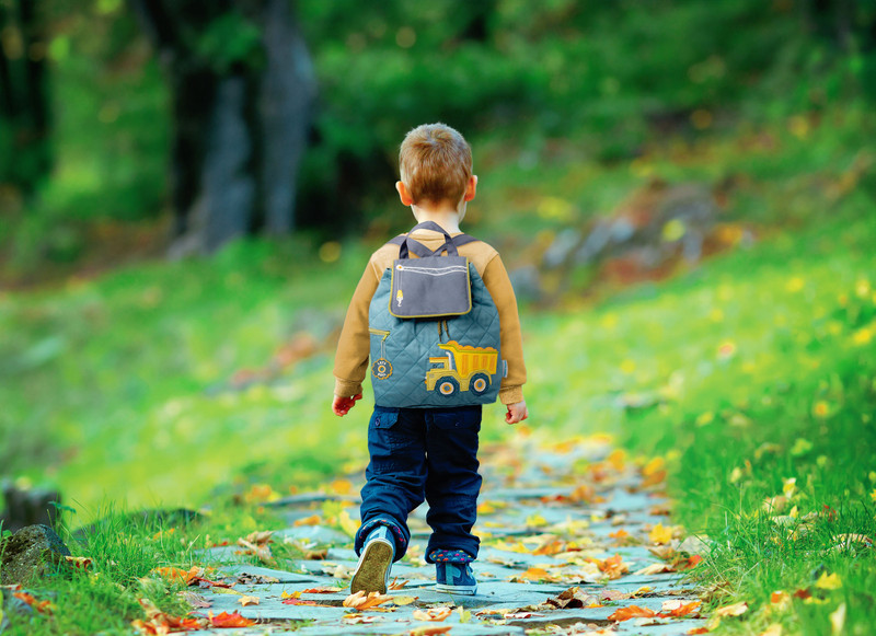 Stephen Joseph toddler backpack quilted, Construction Design Lifestyle photo of kids wearing backpack why walking