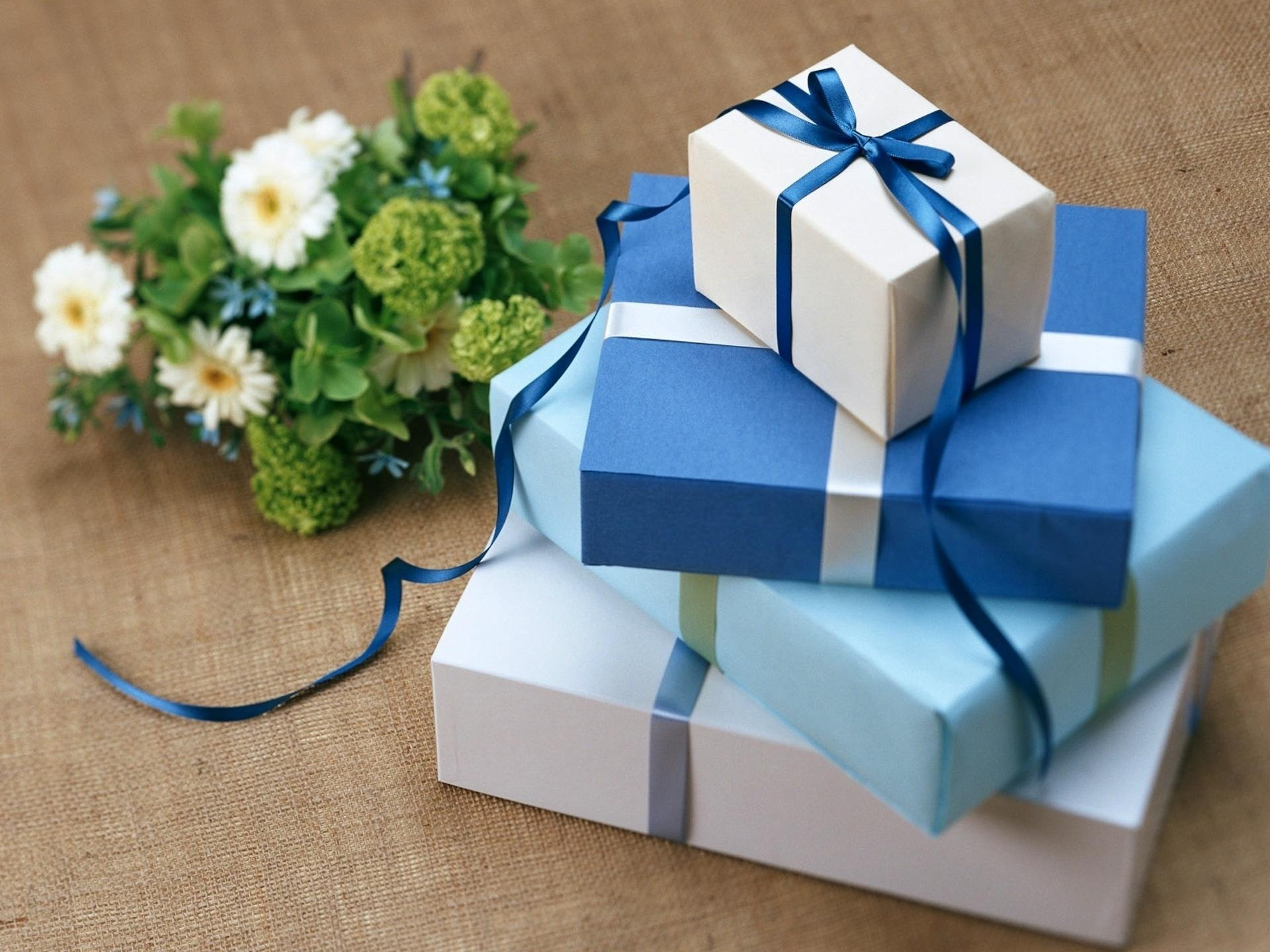 Unique Wedding Party Gifts Every Bride Will Love