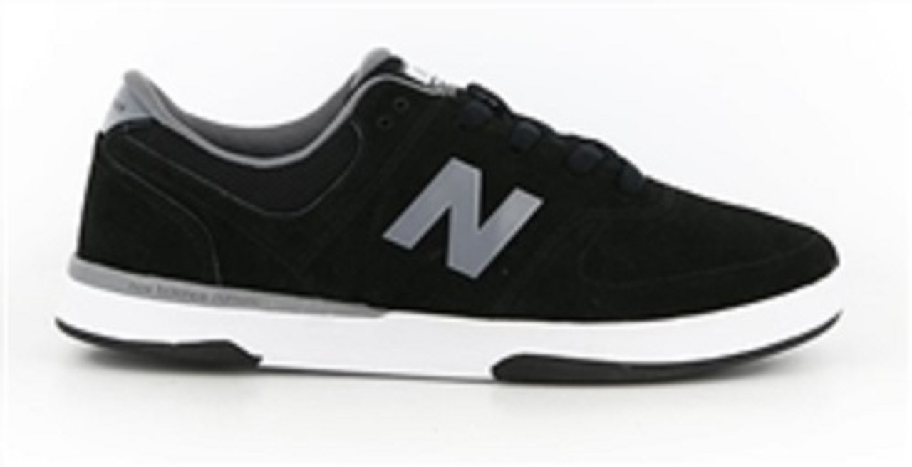 New balance store 42 skate shoe