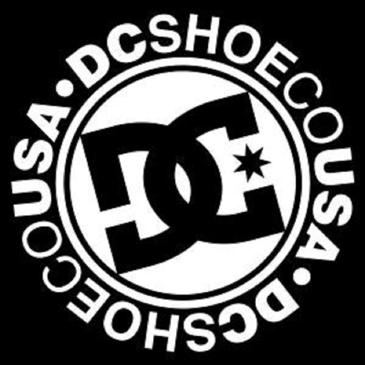 DC Shoe Co Sticker (2 pack) Black White 4" Round