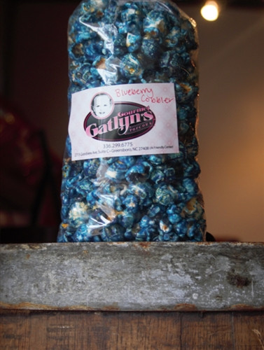 Gatlyns Popcorn Candy Coated Flavors BlueBerry Cobbler 2 Quarts (2 Bags)