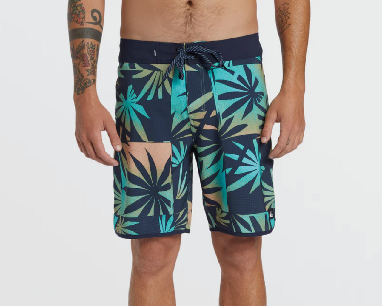 Quiksilver Highline Scallop 19inch Boardshorts Blue