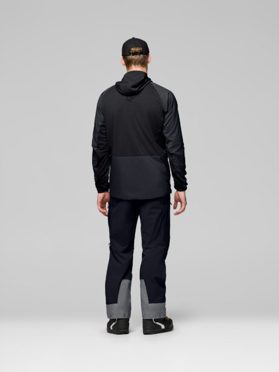 Norrona More Octa ZipHood Jacket Mens Caviar Black