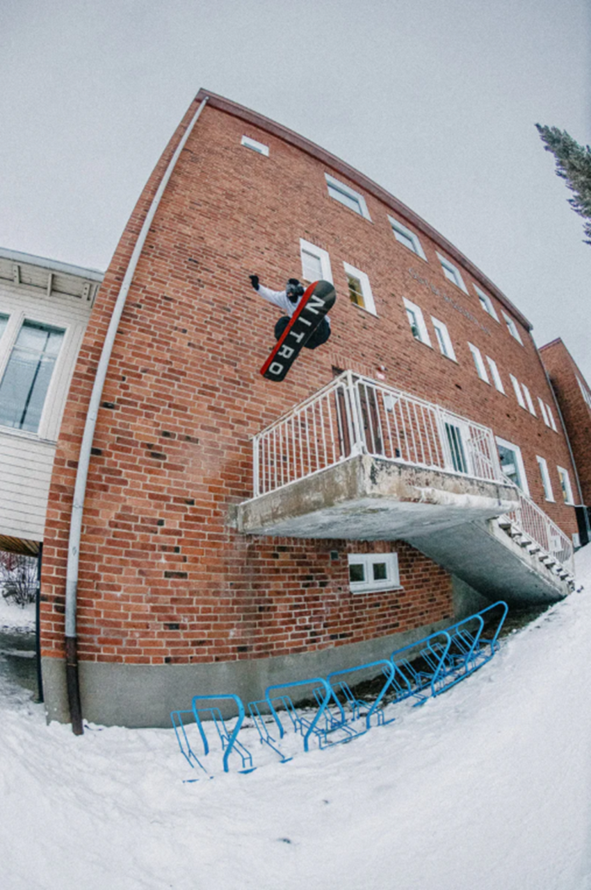 Nitro Future Team Snowboard 26 Black Red 147