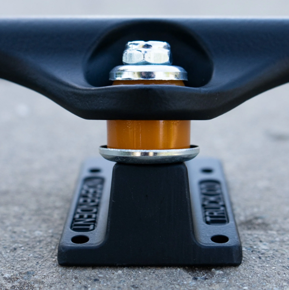 Independent Blackout Stage11 STD Trucks Black 144mm