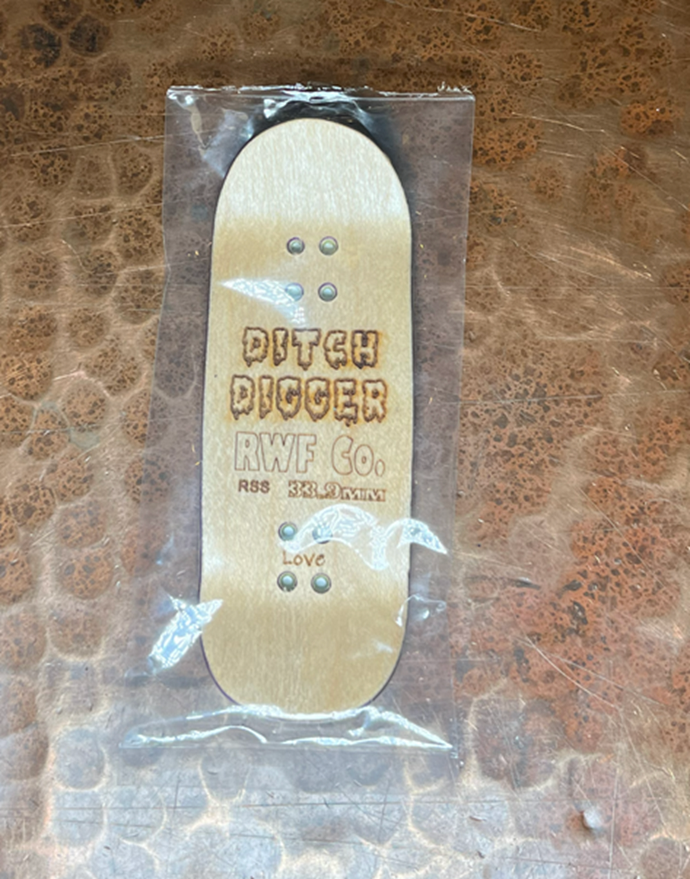 Red Wolf Ditch Digger Fingerboard Deck Green 33.9 x 94 RSS