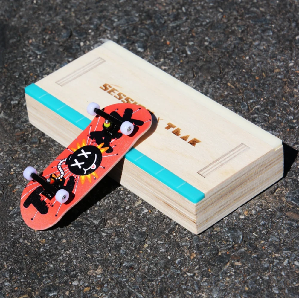 Teak Pro Gen2 Kaboom Fingerboard Complete Red Black 34mm
