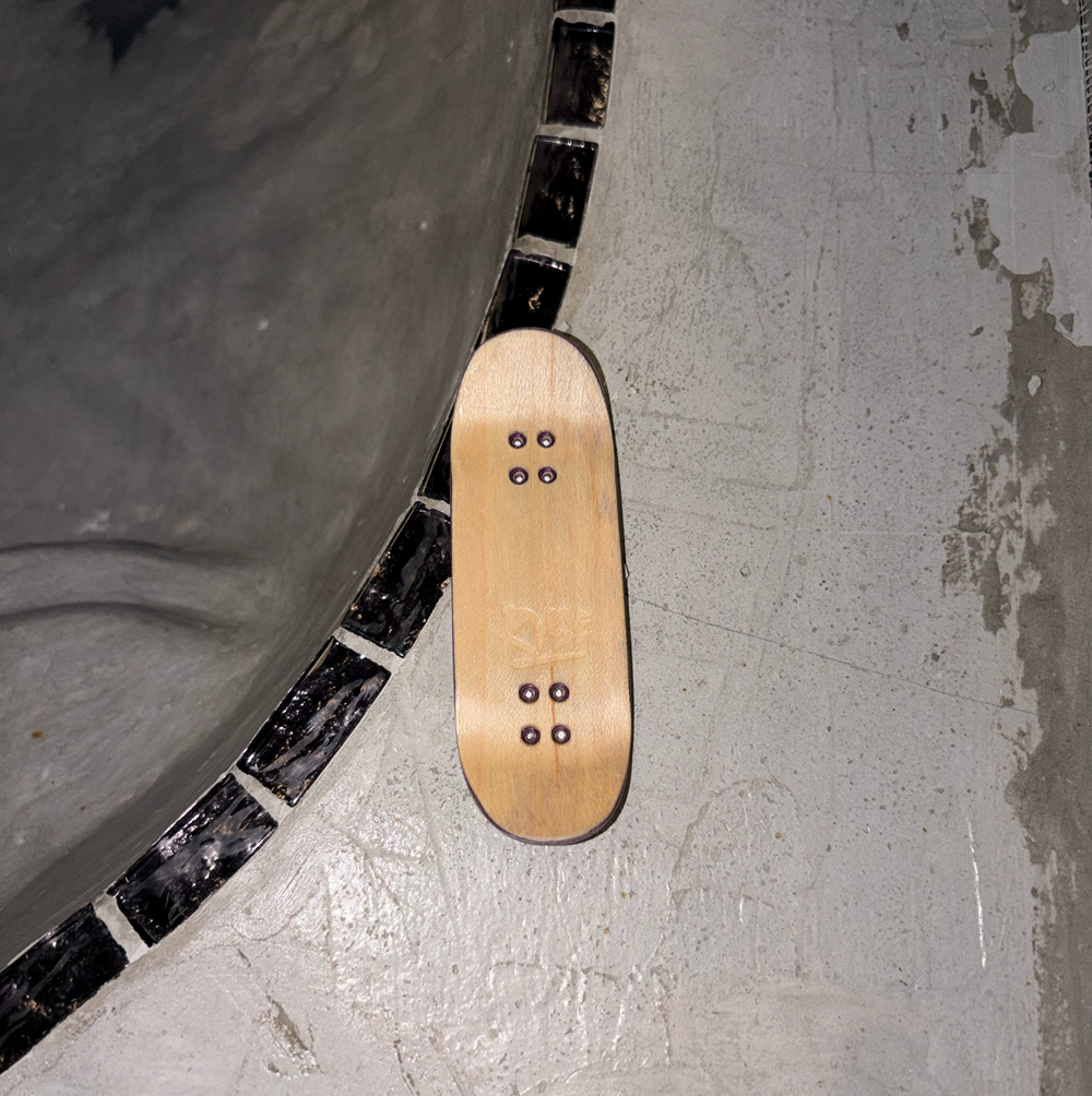 RYSE Concrete Rose Fingerboard Deck White 32mm OG Asgard