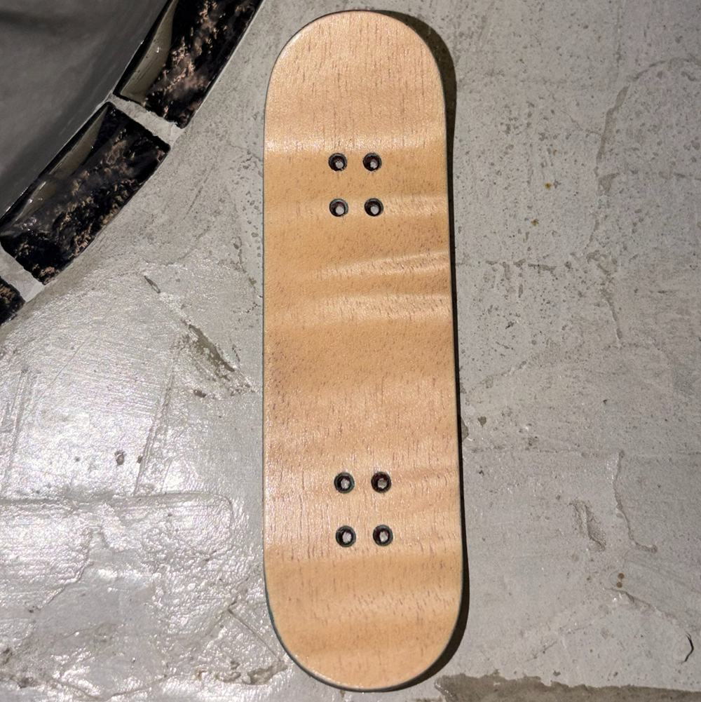 223 Natural Fingerboard Deck Brown 29.5x101 Medium Low