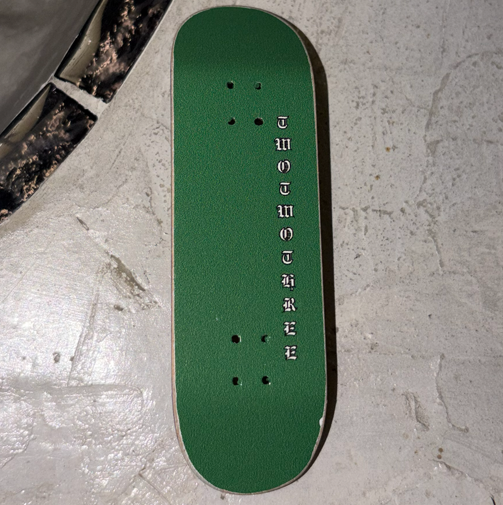 223 Vertical Fingerboard Deck Green 29x99 High Flat