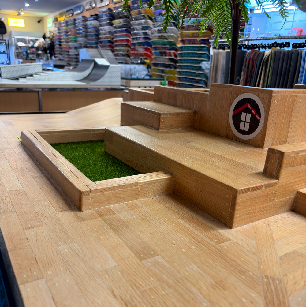 Warehouse PLAZA SQUARE with Stand Brown 4x4