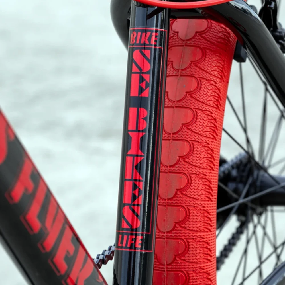 SE Blocks Flyer Matte Grey Pink 26